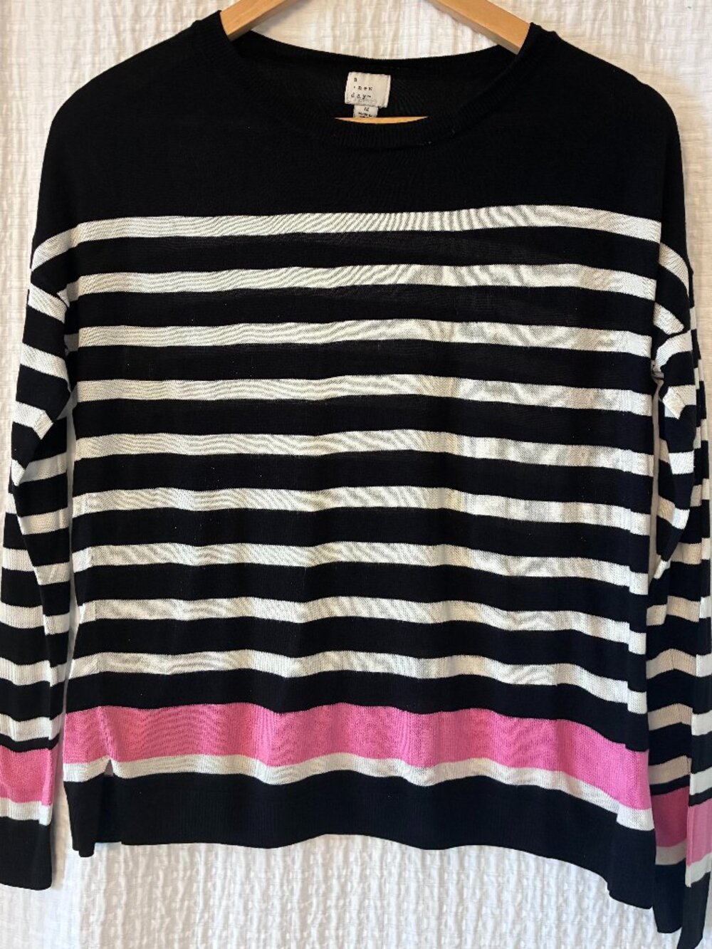 Black & White Striped Sweater SIZE M